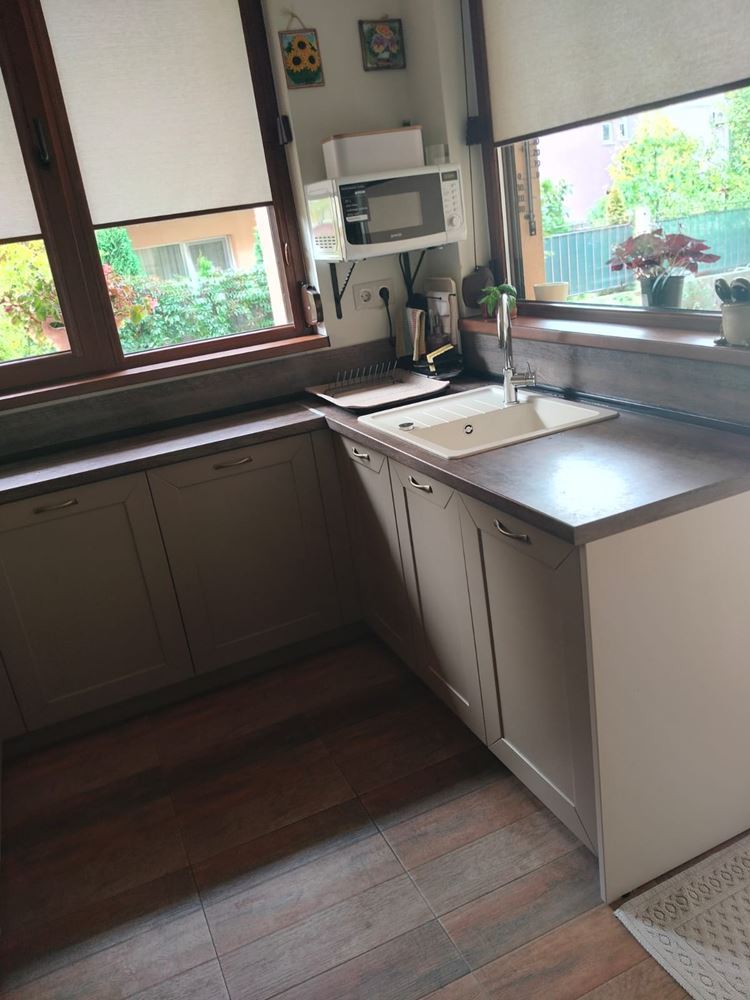 Prostorný třípodlažní rodinný dům v centru Ravdy – komfort, prestiž a plná samostatnost