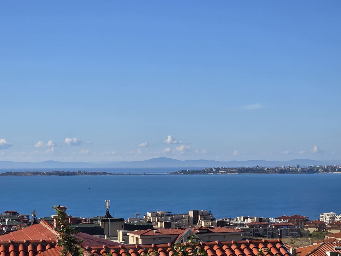 Samostatně stojící dům s panoramatickým výhledem na moře a vlastním pozemkem ve Sveti Vlas
