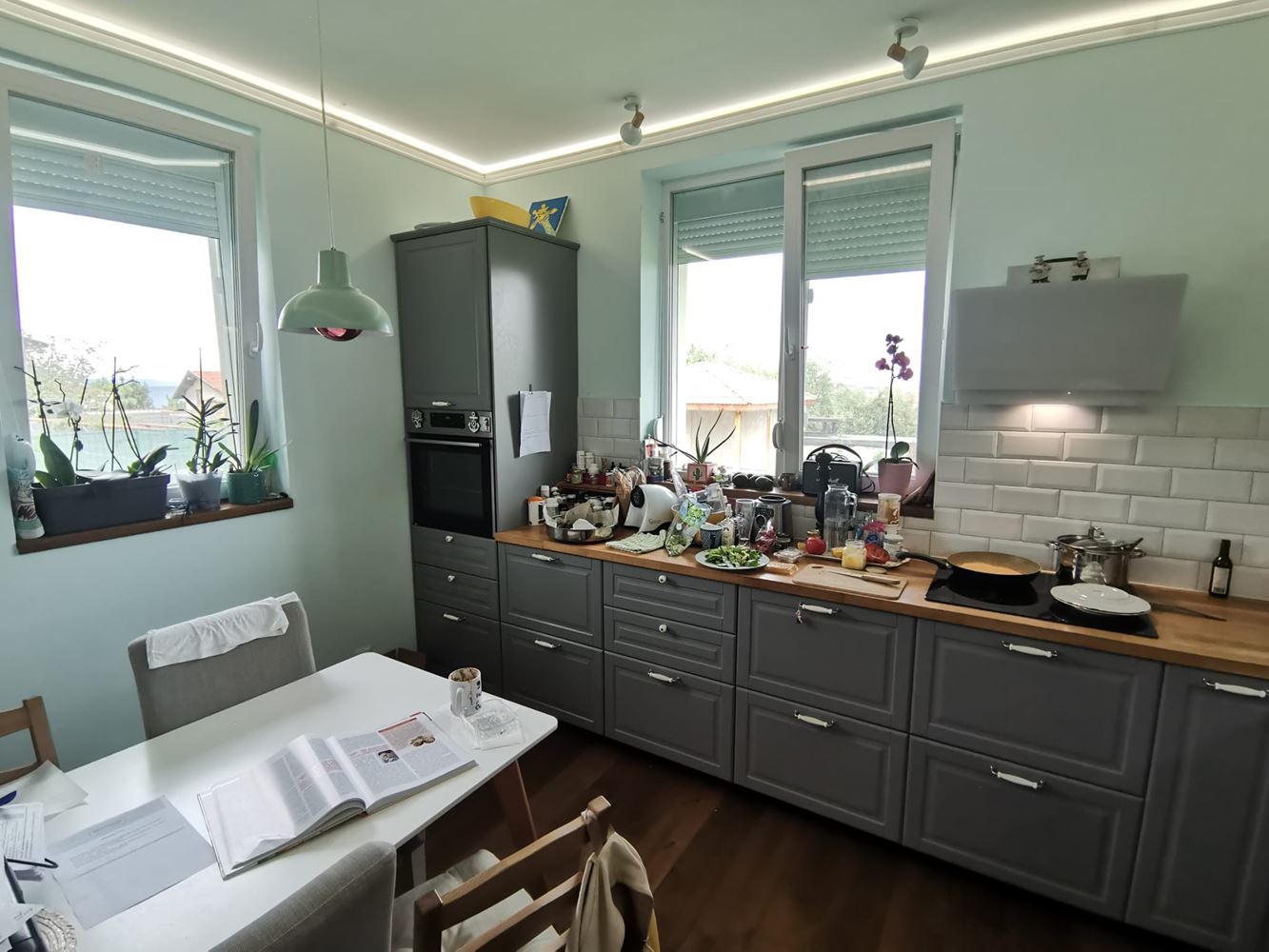 Moderní samostatný dům s panoramatem na moře a vyhřívaným bazénem v Chervenka, Chernomorets