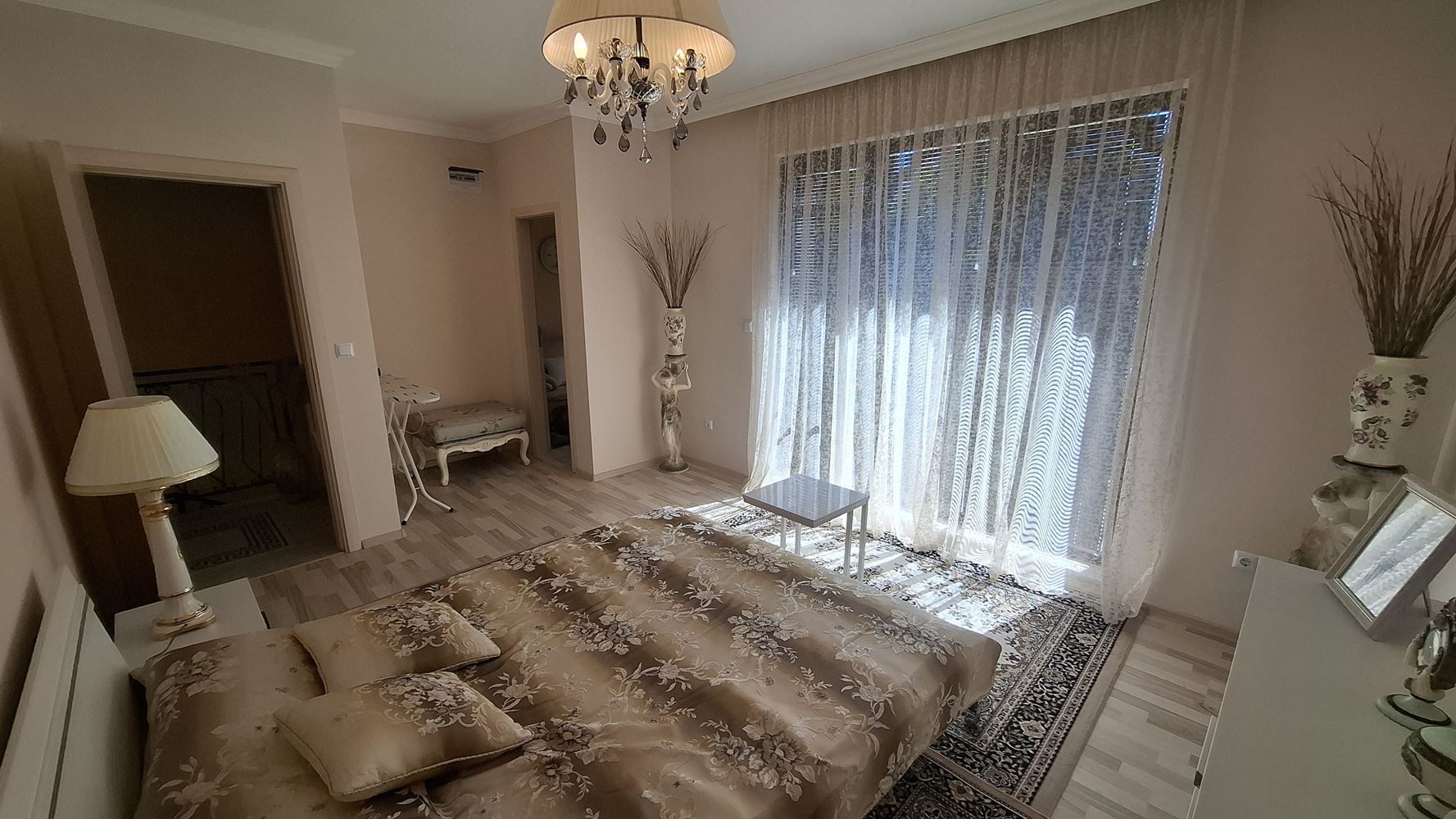 Luxusní dvoupodlažní dům v prestižním komplexu v Pomorie