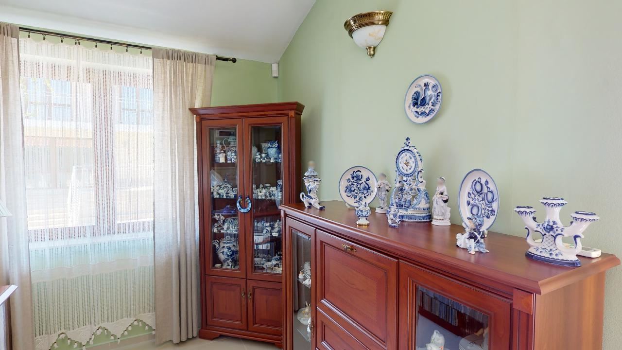 Třípatrový dům s bazénem a panoramatickým výhledem – jen 3 km od Sunny Beach