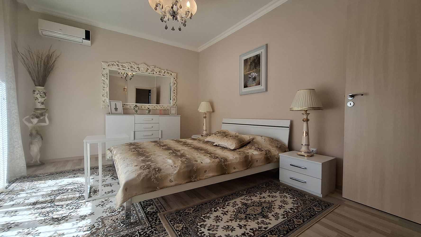 Luxusní dvoupodlažní dům v prestižním komplexu v Pomorie