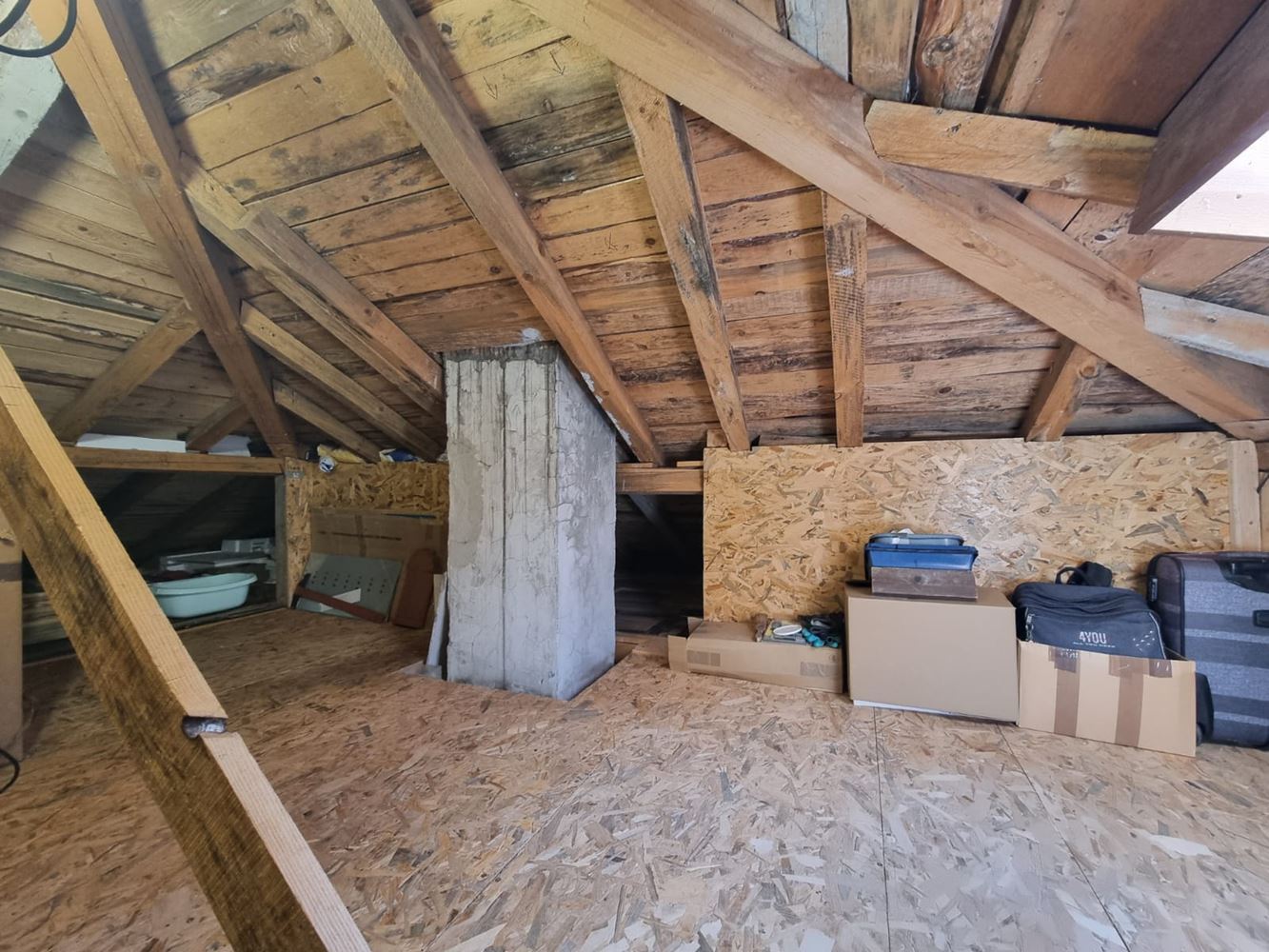 Krásný dvoupodlažní dům se zahradou, garáží a moderním vytápěním v Košarici
