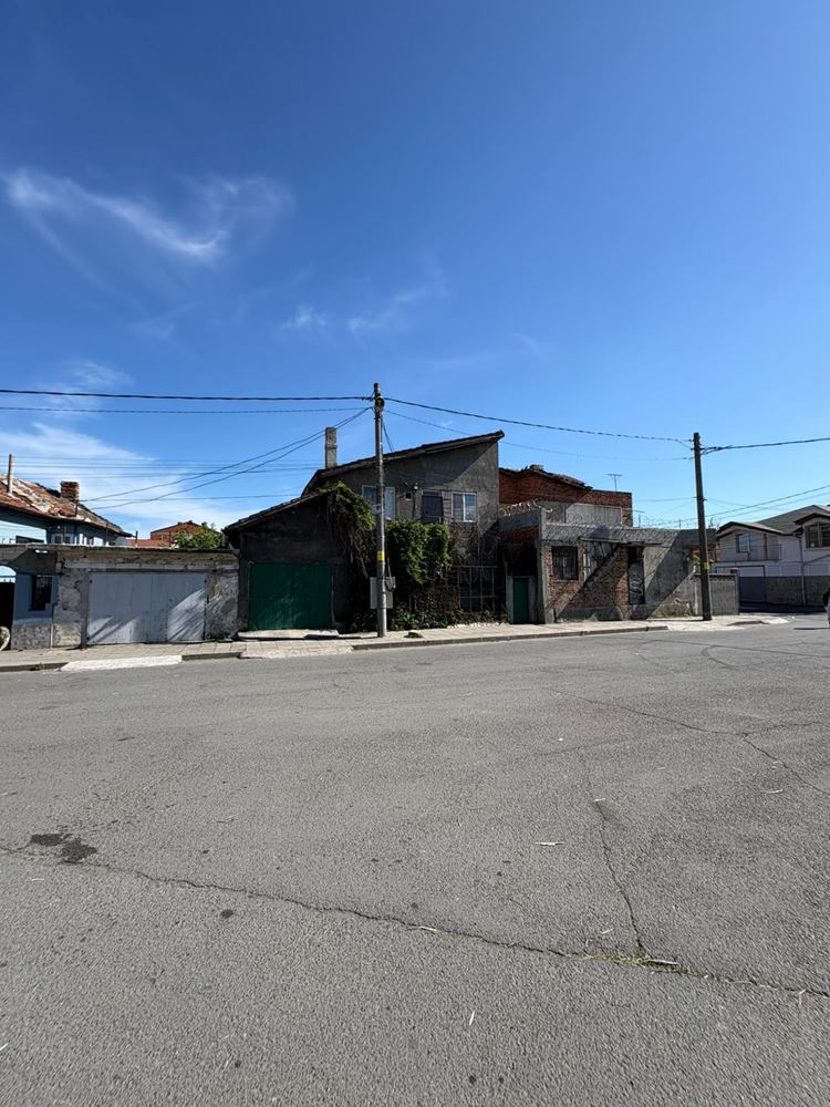 Burgas – Samostatný dvoupodlažní dům s garáží a možností dvou nezávislých domácností