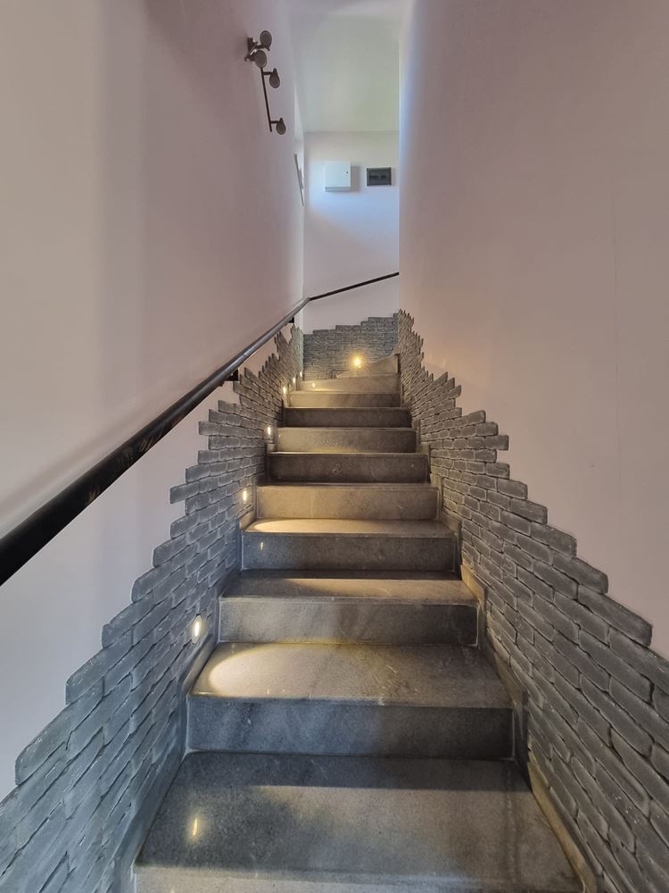 Krásný dvoupodlažní dům se zahradou, garáží a moderním vytápěním v Košarici