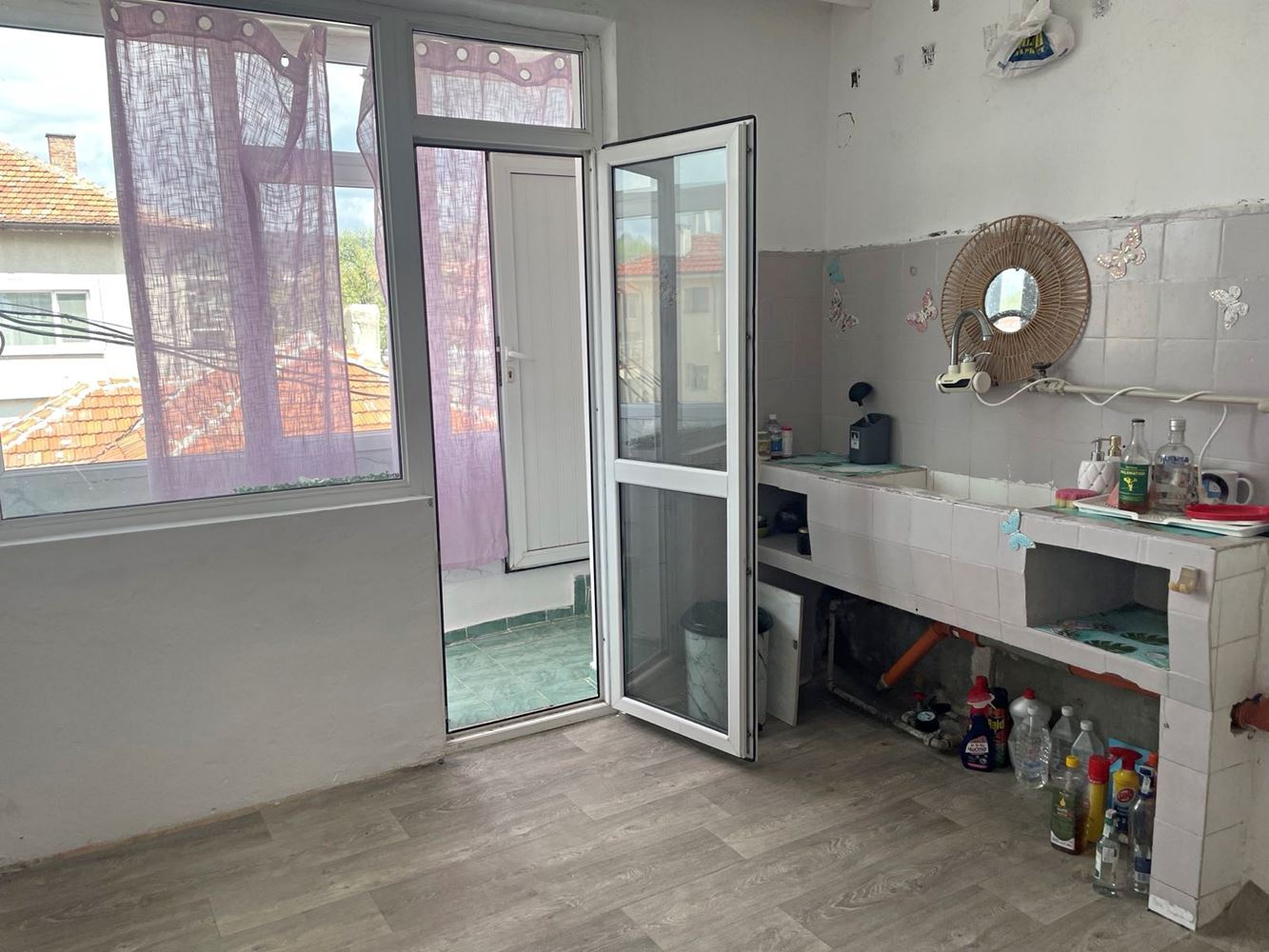 Samostatná část domu se zahradou v Burgasu – Banevo, prostornost, funkčnost a skvělá lokalita u minerálních lázní