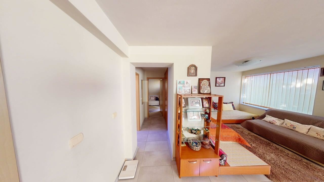 Panoramatický čtyřpatrový dům se 8 ložnicemi a výhledem na moře v letovisku Slunečný břeh – bez poplatku za údržbu