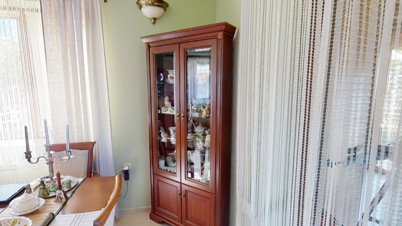 Třípatrový dům s bazénem a panoramatickým výhledem – jen 3 km od Sunny Beach