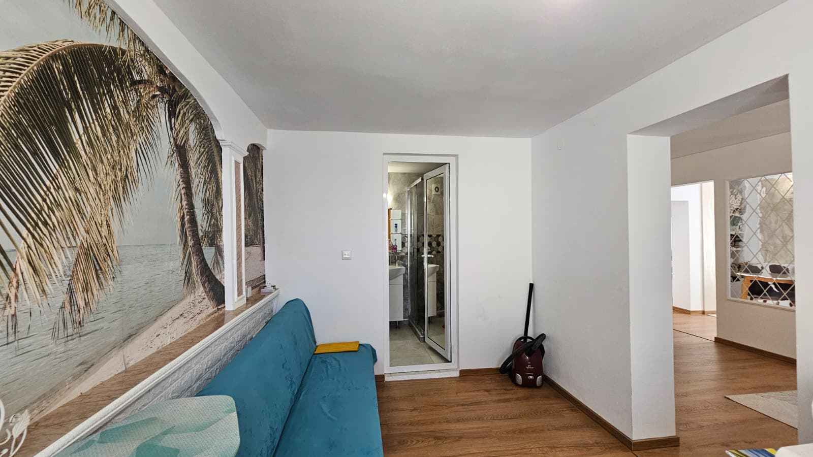 Výjimečný přízemní dům s prostornou zahradou v klidné vesnici Kosharitsa