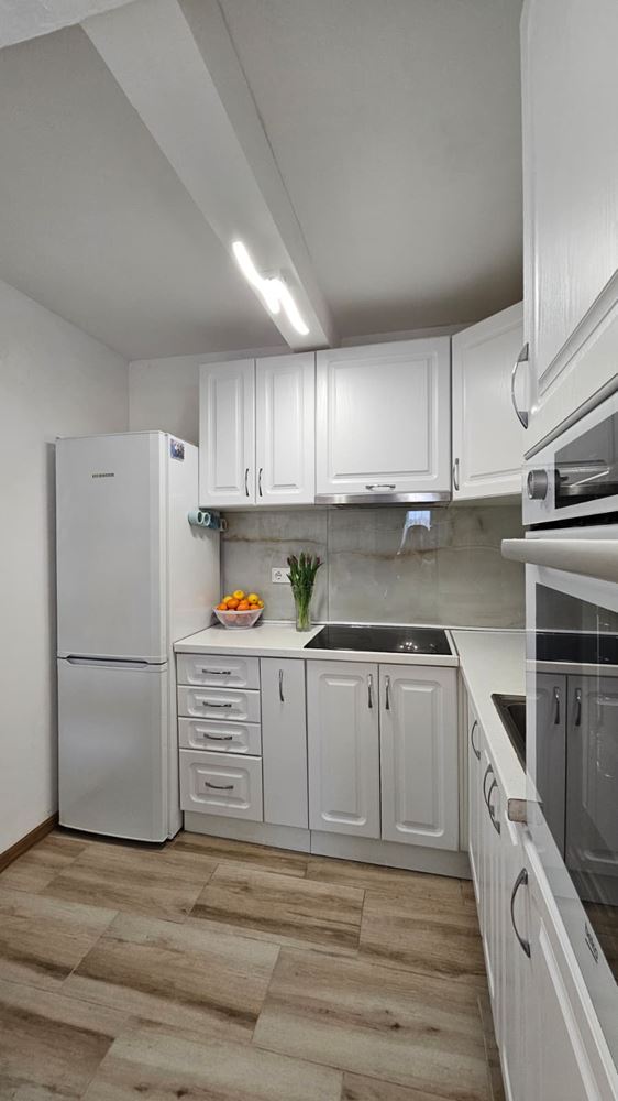 Výjimečný přízemní dům s prostornou zahradou v klidné vesnici Kosharitsa