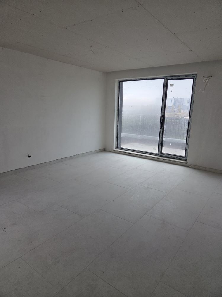 Pomorie – moderní dvoupodlažní dům se čtyřmi ložnicemi – bezpečnost, energetická účinnost a komfort bez kompromisů