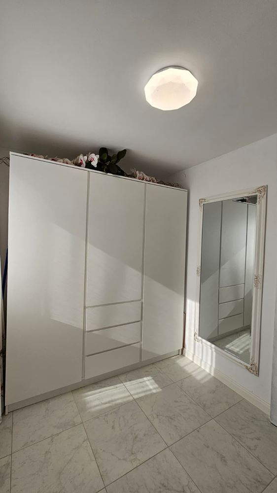 Výjimečný přízemní dům s prostornou zahradou v klidné vesnici Kosharitsa