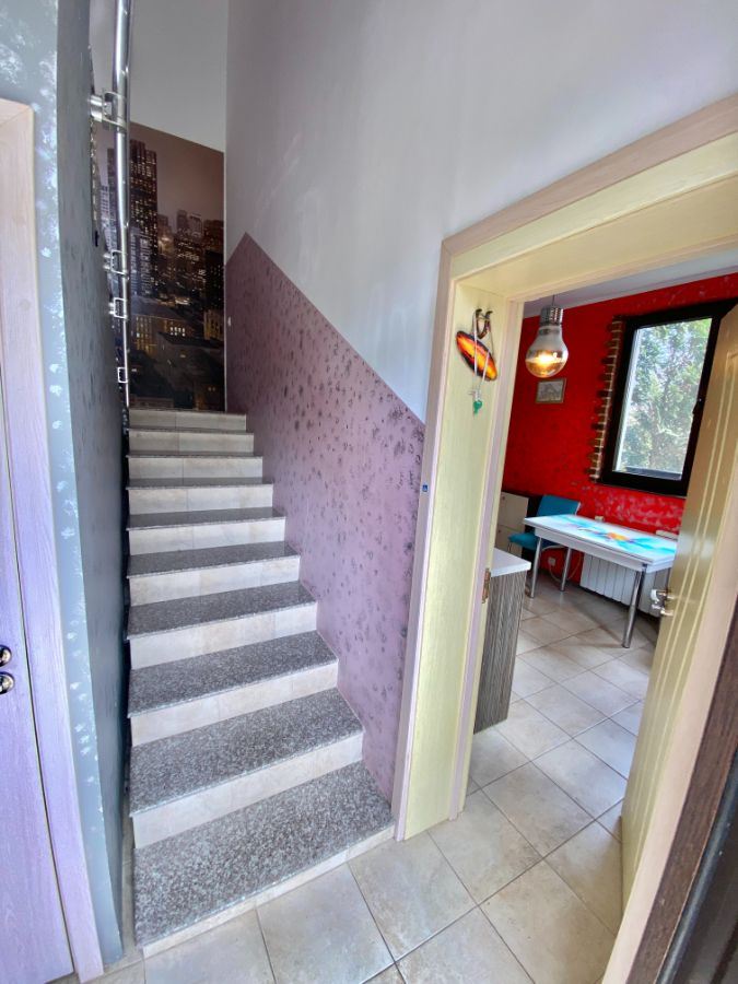Dům s připraveným podnikáním v Primorsku – úspěšný rodinný hotel nebo útulný dům u moře s prokázaným příjmem