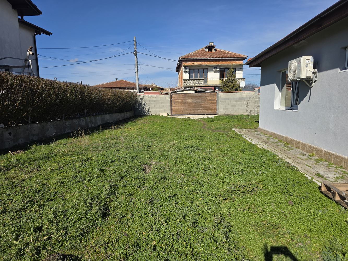 Krásný samostatný dům se zahradou ve vesnici Tynkovo – útulnost a klid blízko Sunny Beach