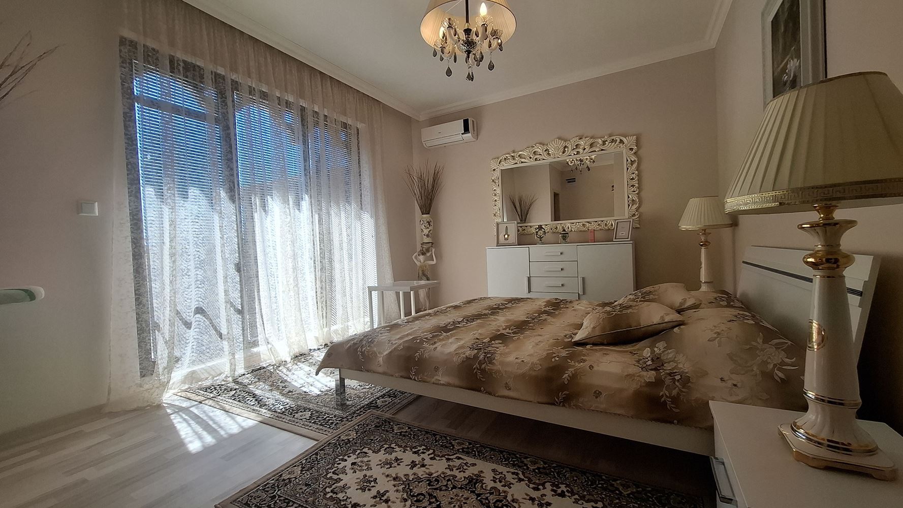 Luxusní dvoupodlažní dům v prestižním komplexu v Pomorie