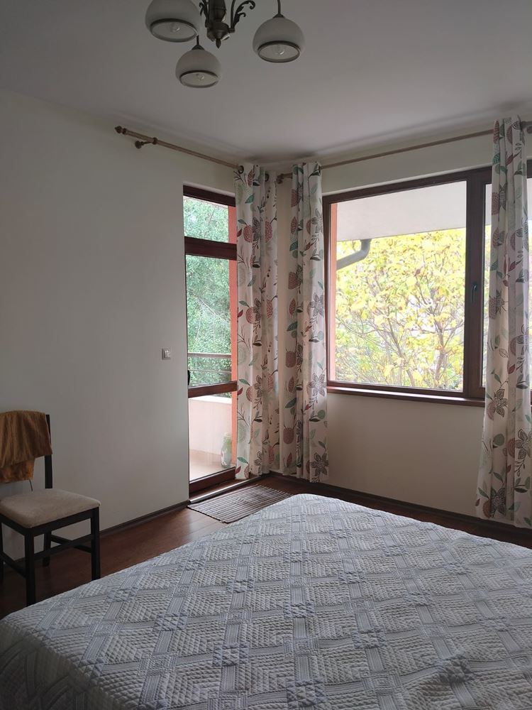 Prostorný třípodlažní rodinný dům v centru Ravdy – komfort, prestiž a plná samostatnost