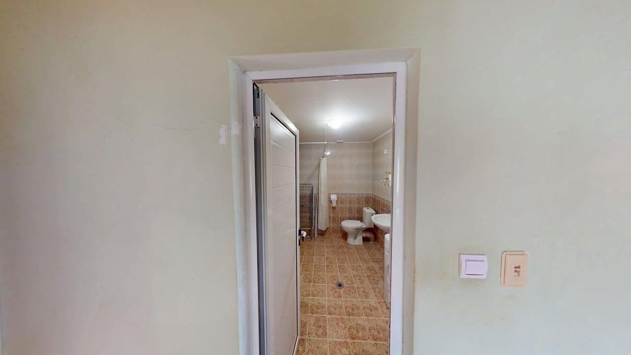 Dvoupodlažní dům ve vesnici Poroj – klid, prostor a pohodlí u moře