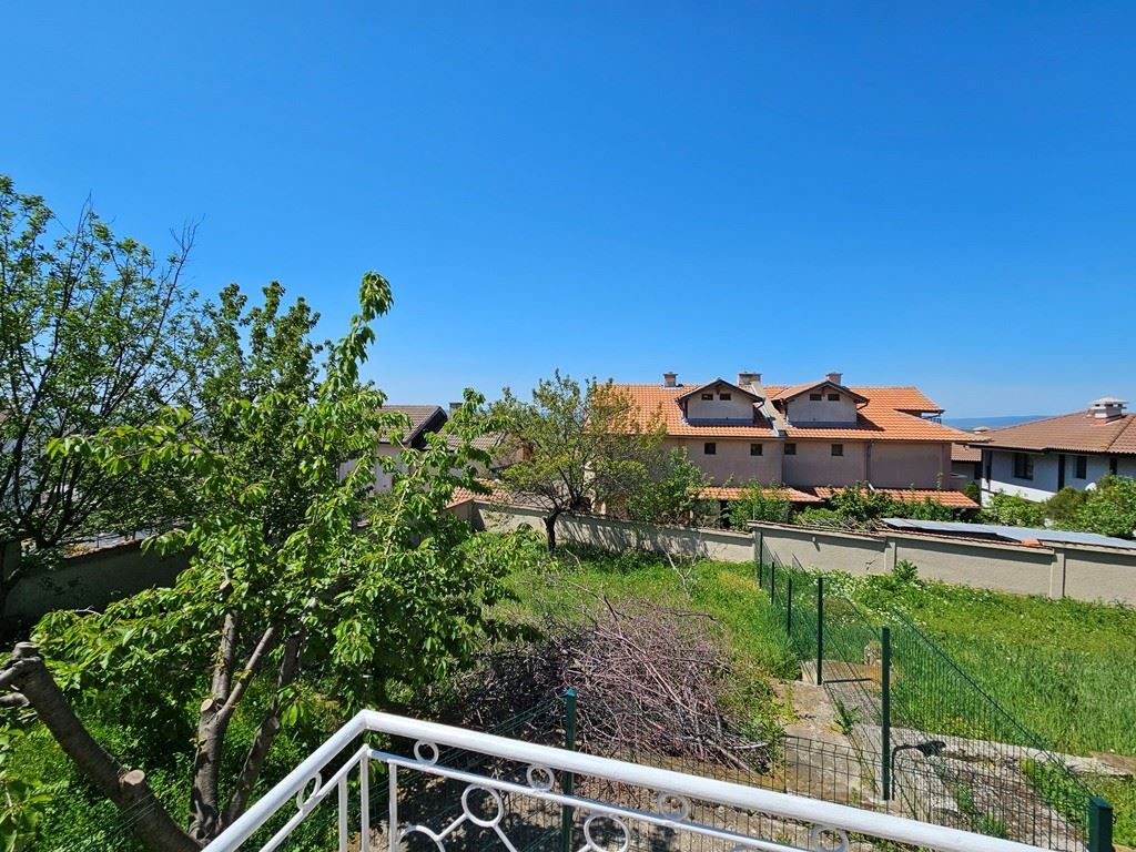 Prostorný samostatný dům s panoramatickým výhledem v Kosharitsa