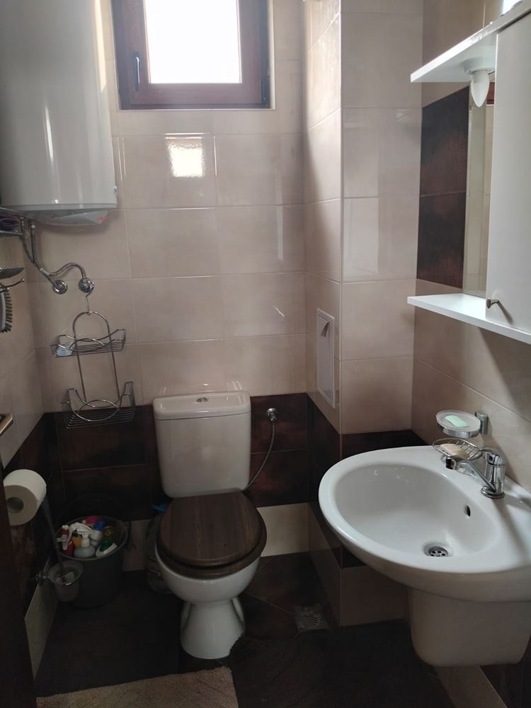 Prostorný třípodlažní rodinný dům v centru Ravdy – komfort, prestiž a plná samostatnost