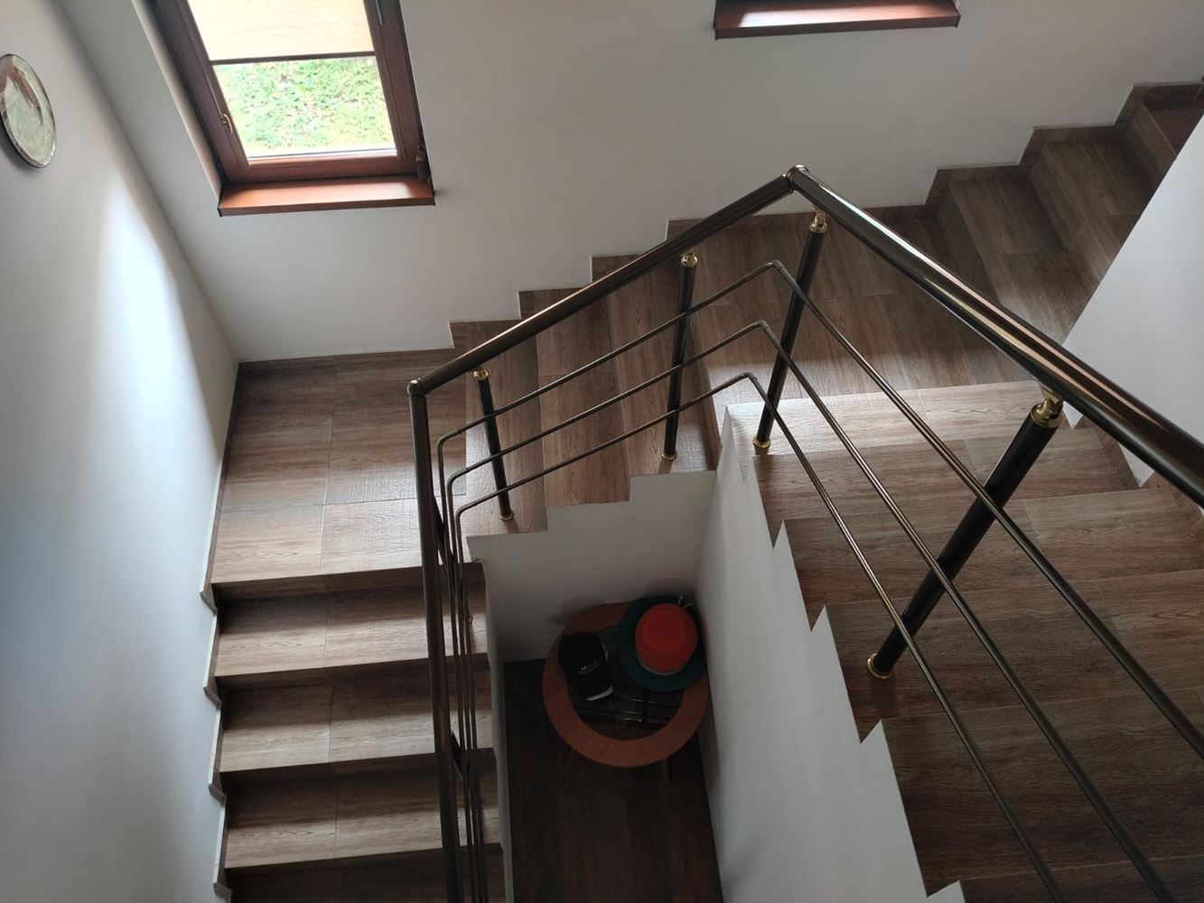 Prostorný třípodlažní rodinný dům v centru Ravdy – komfort, prestiž a plná samostatnost