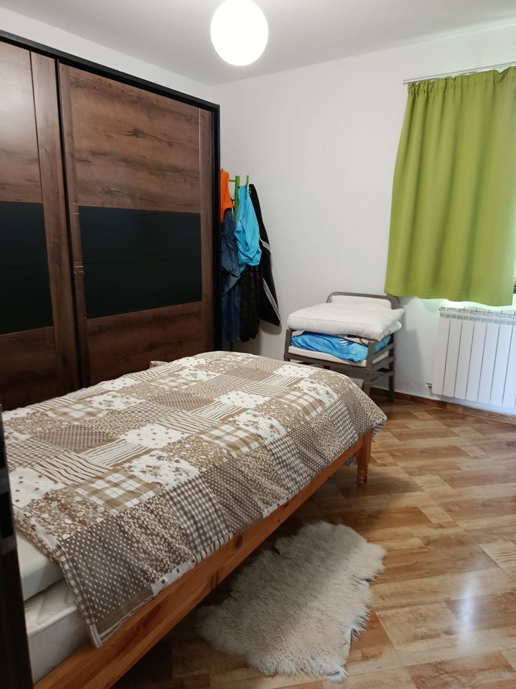Přízemní dům s krásnou zahradou na úpatí pohoří Strandscha – útulnost, klid a hotové bydlení v obci Fakia