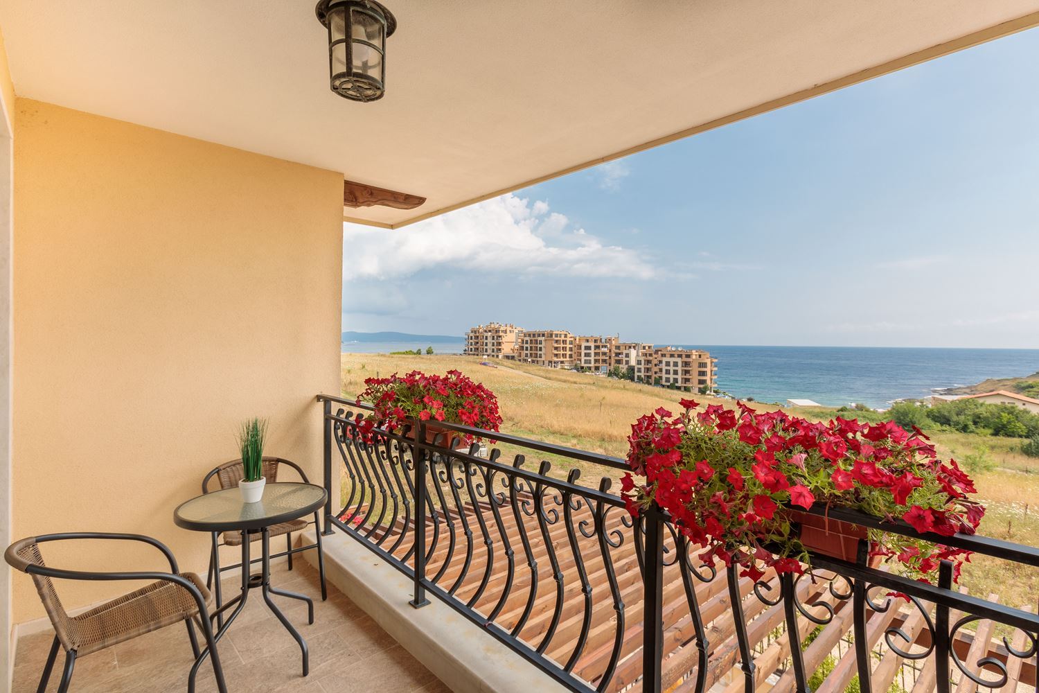 Prestižní přímořský dům s bazénem v Lozenets – luxus, klid a inspirující výhledy