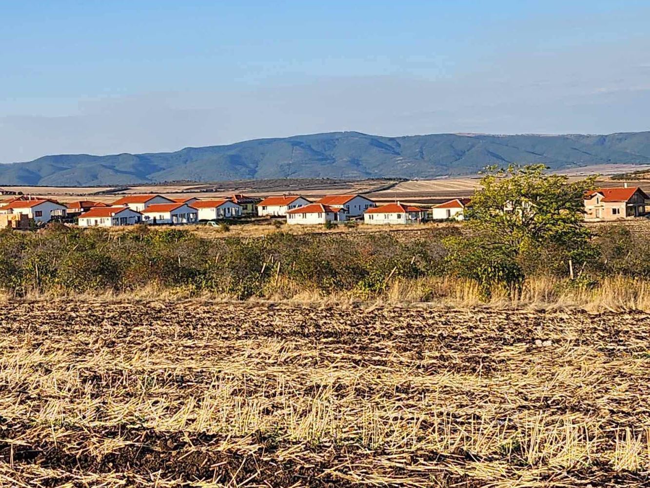 Nový jednopodlažní dům se zahradou v Kableshkovu – bez poplatku za údržbu