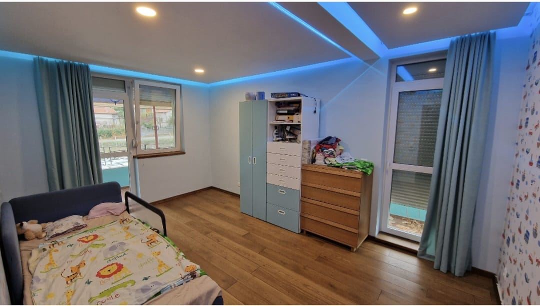 Moderní samostatný dům s panoramatem na moře a vyhřívaným bazénem v Chervenka, Chernomorets