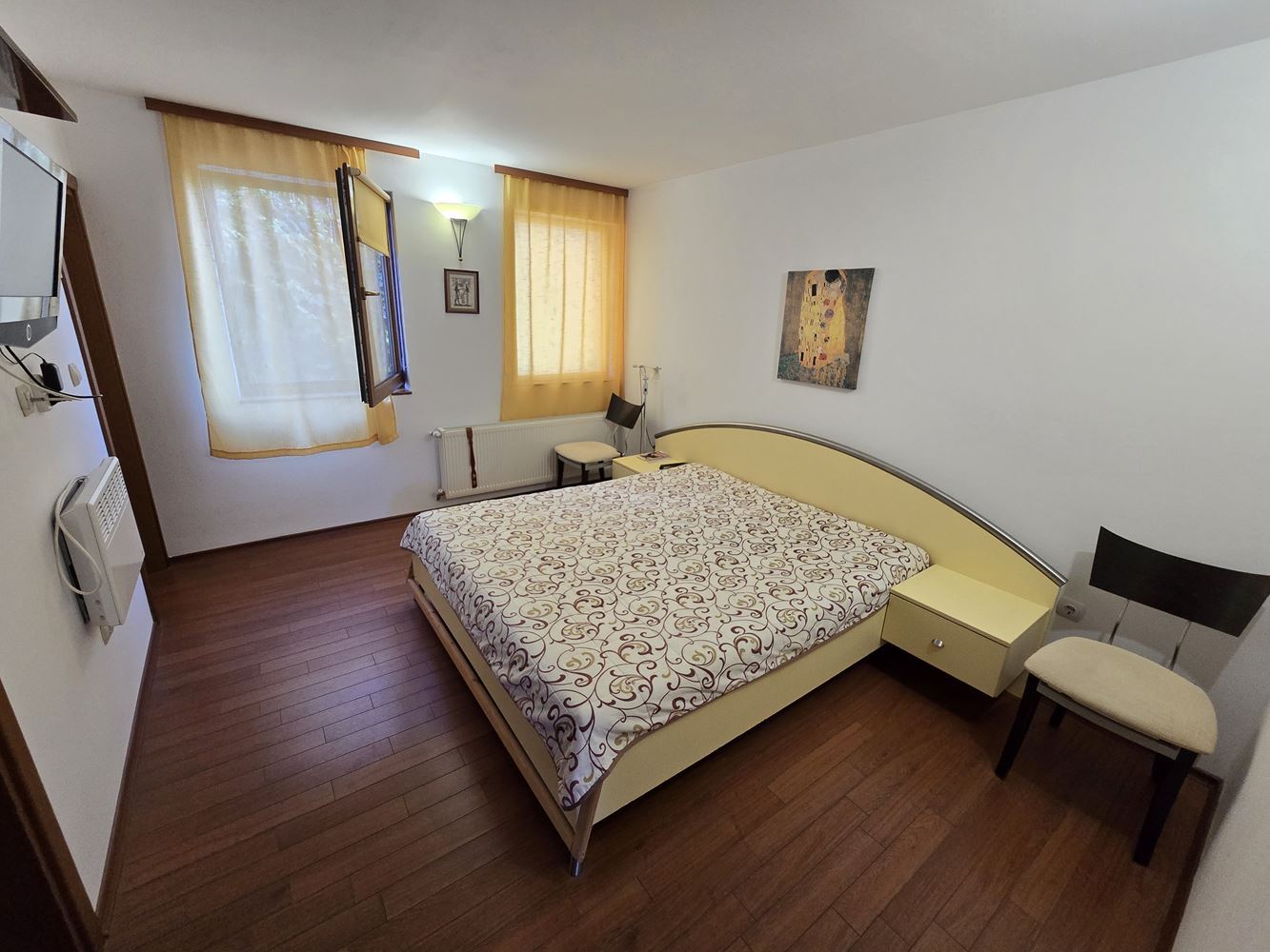 Samostatně stojící dům s panoramatickým výhledem na moře a vlastním pozemkem ve Sveti Vlas
