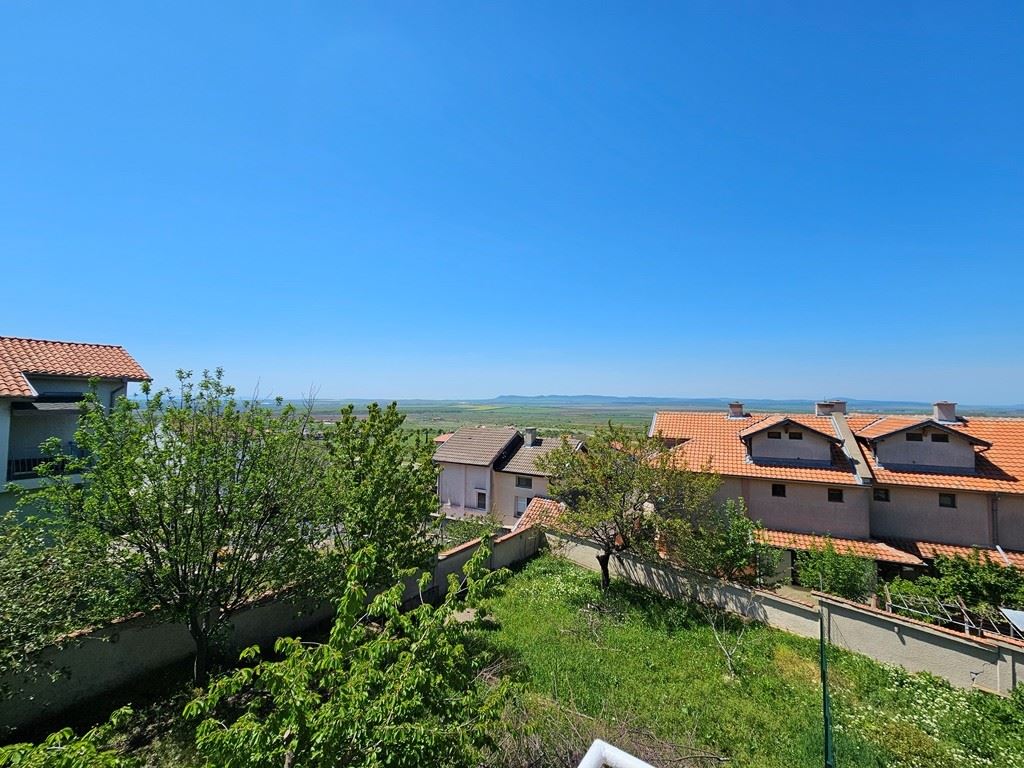 Prostorný samostatný dům s panoramatickým výhledem v Kosharitsa