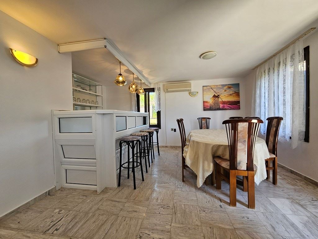 Prostorný samostatný dům s panoramatickým výhledem v Kosharitsa