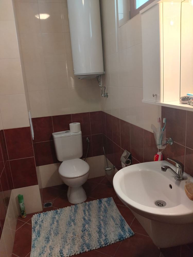 Prostorný třípodlažní rodinný dům v centru Ravdy – komfort, prestiž a plná samostatnost