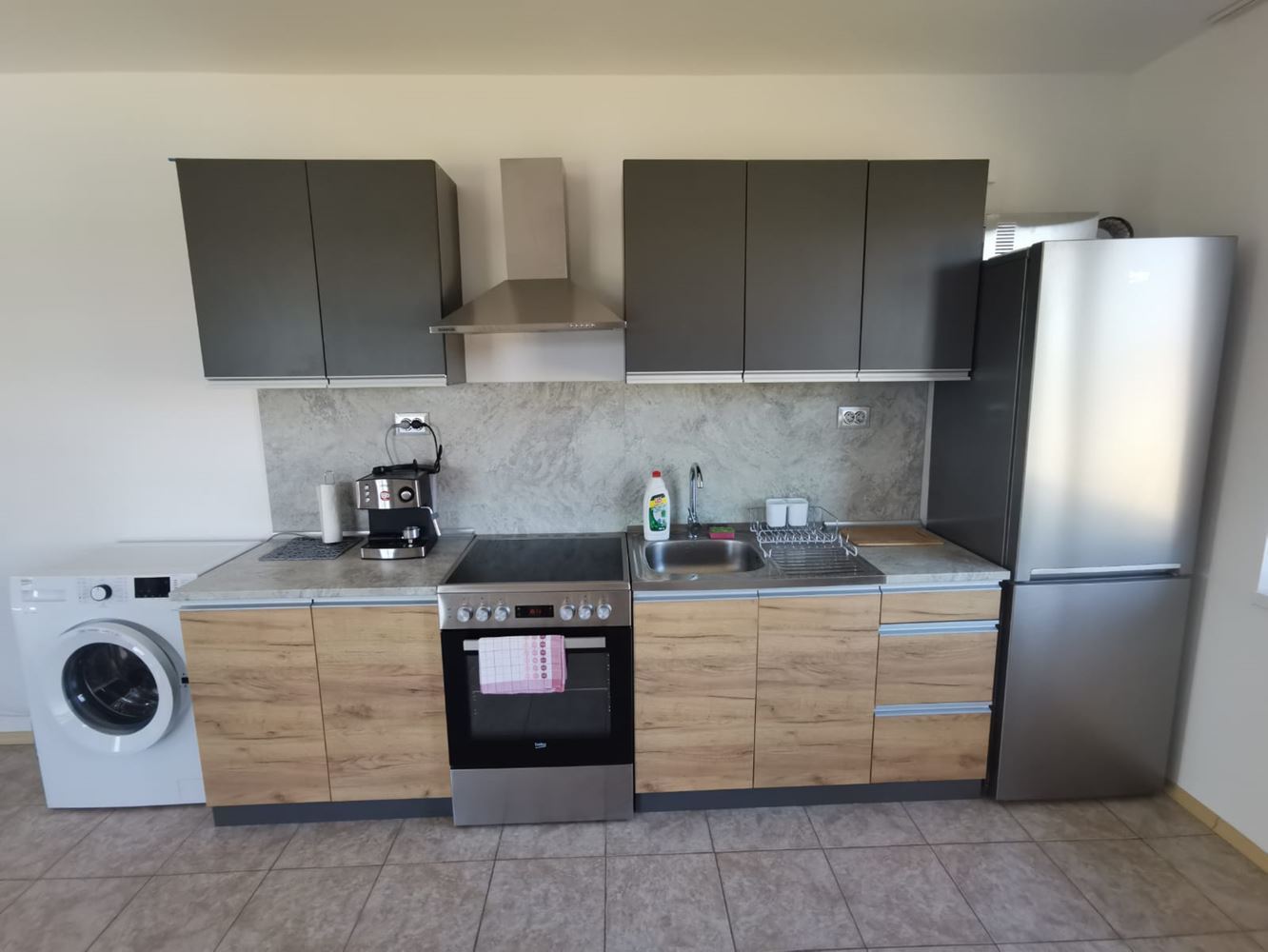 Prostorný jednopodlažní dům s panoramatickým výhledem v eko-komplexu na pohoří Balkán