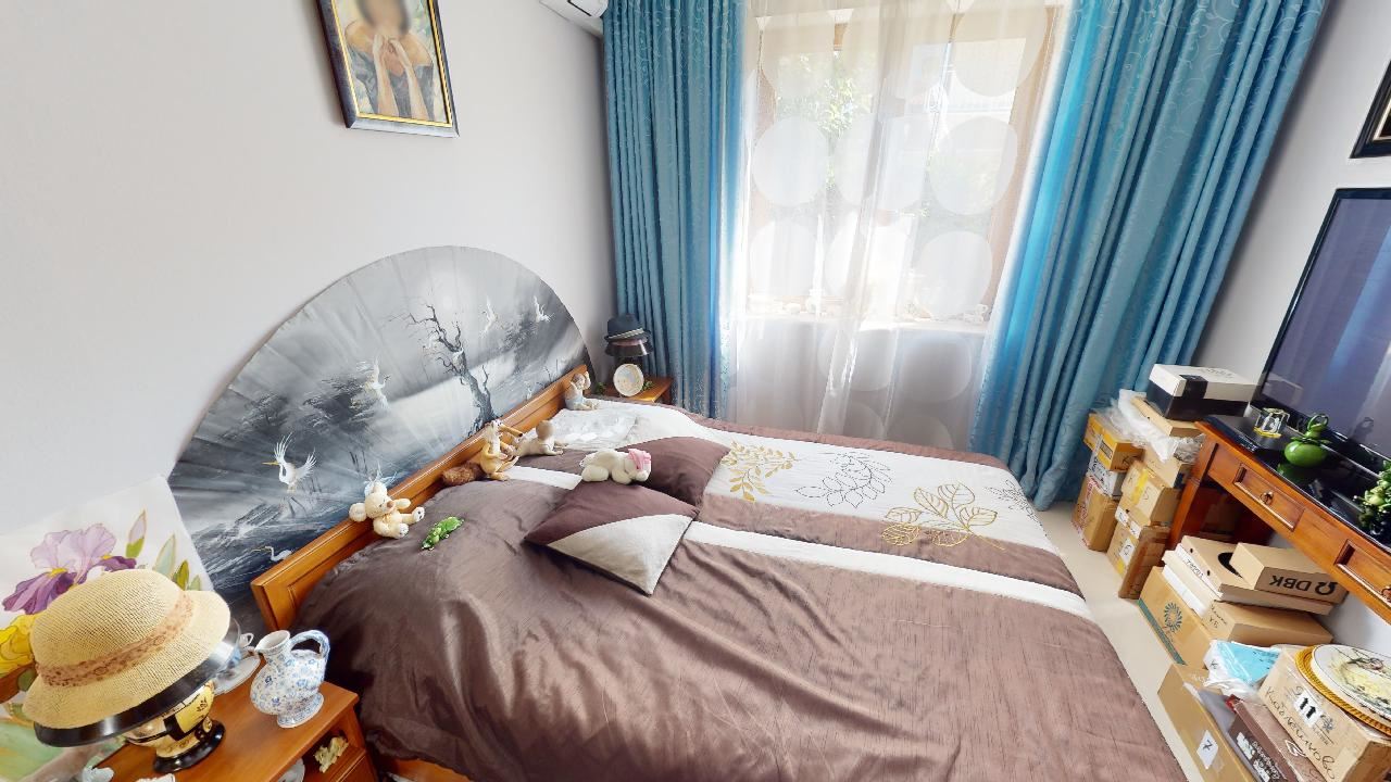 Třípatrový dům s bazénem a panoramatickým výhledem – jen 3 km od Sunny Beach