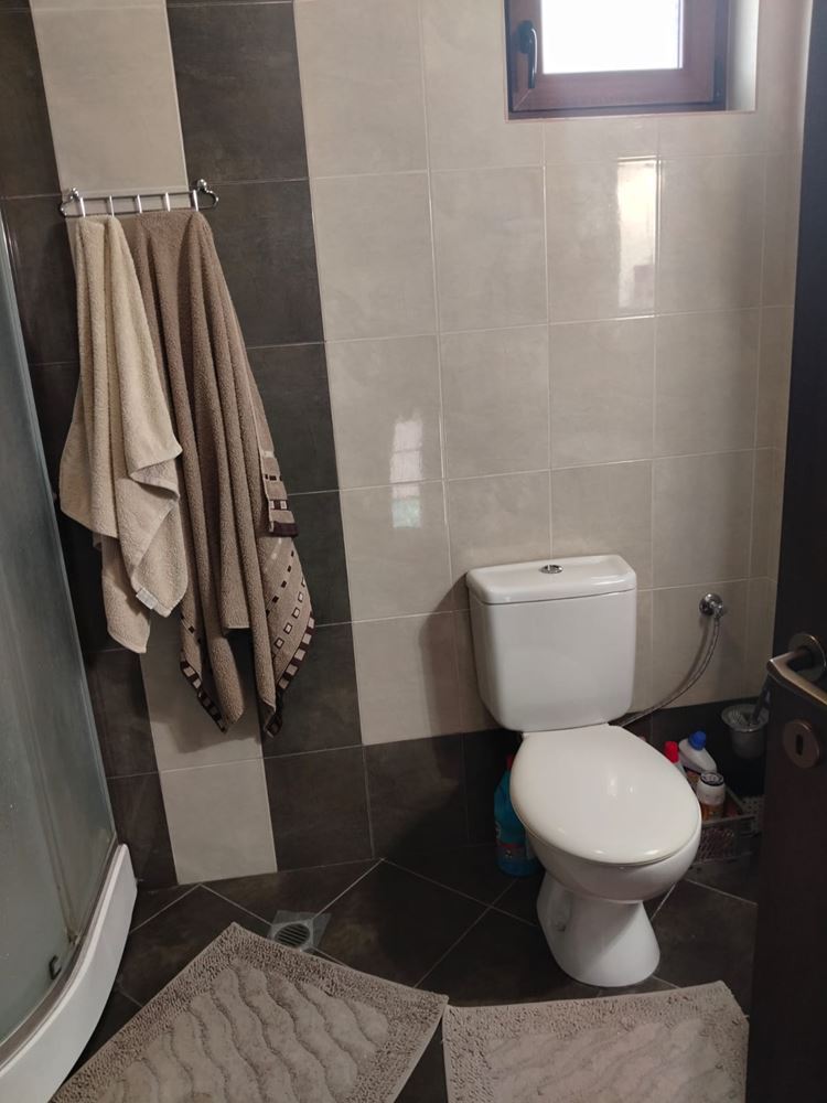 Prostorný třípodlažní rodinný dům v centru Ravdy – komfort, prestiž a plná samostatnost