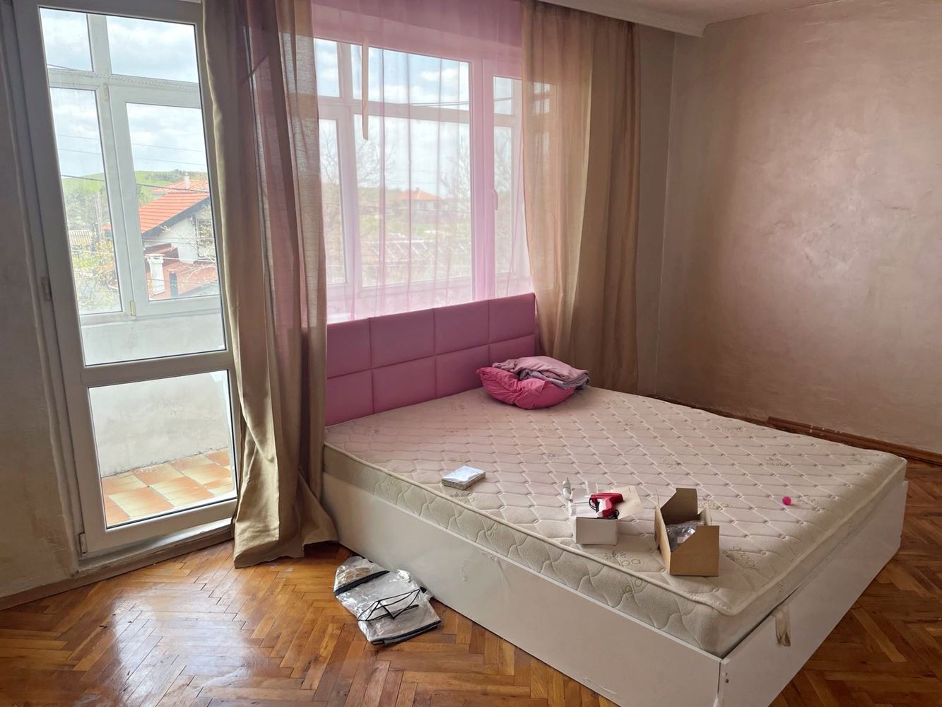 Samostatná část domu se zahradou v Burgasu – Banevo, prostornost, funkčnost a skvělá lokalita u minerálních lázní