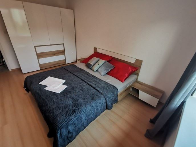 Prostorný jednopodlažní dům s panoramatickým výhledem v eko-komplexu na pohoří Balkán