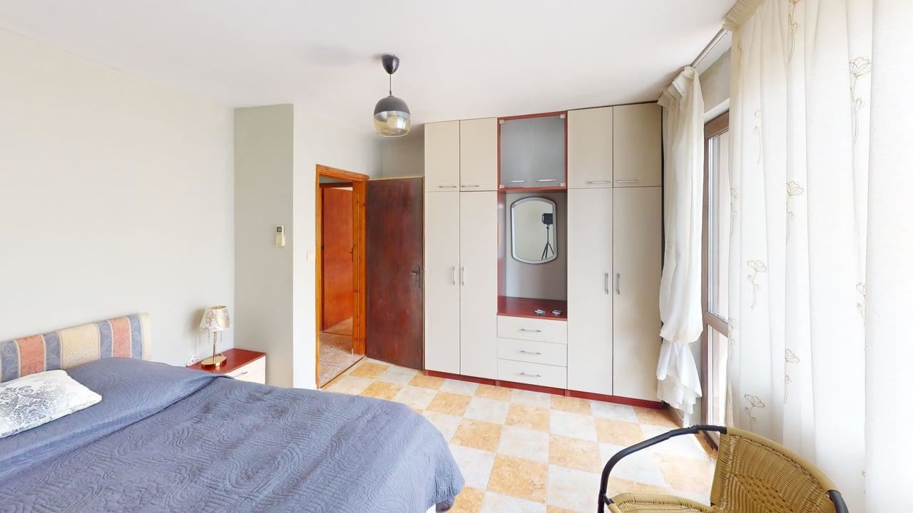 Dvoupodlažní dům ve vesnici Poroj – klid, prostor a pohodlí u moře