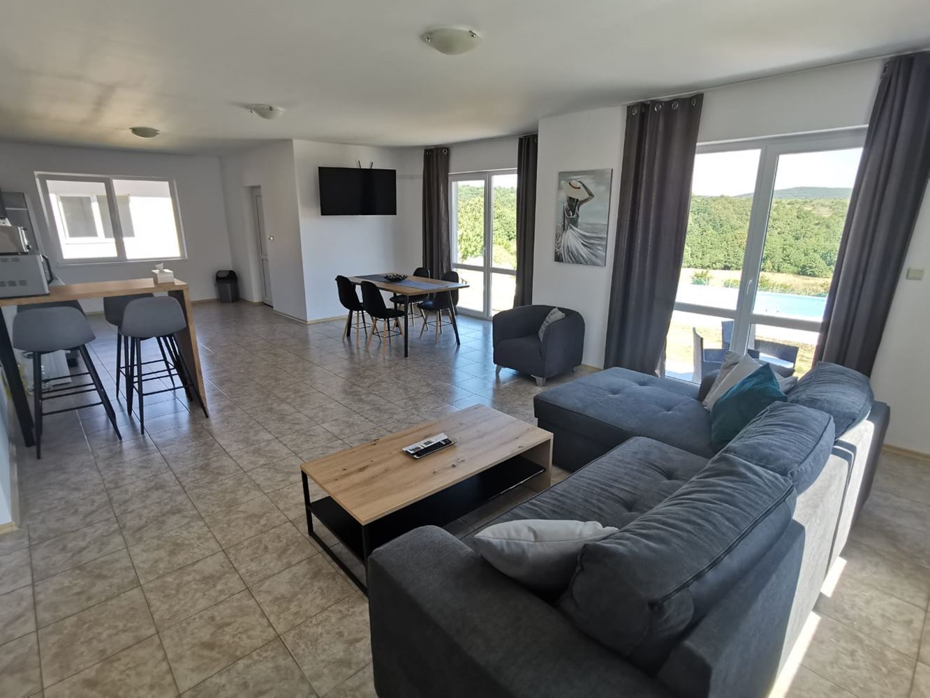 Prostorný jednopodlažní dům s panoramatickým výhledem v eko-komplexu na pohoří Balkán