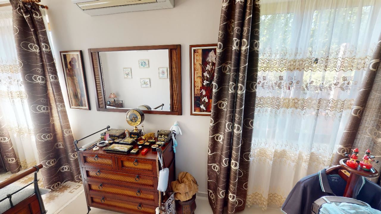 Třípatrový dům s bazénem a panoramatickým výhledem – jen 3 km od Sunny Beach