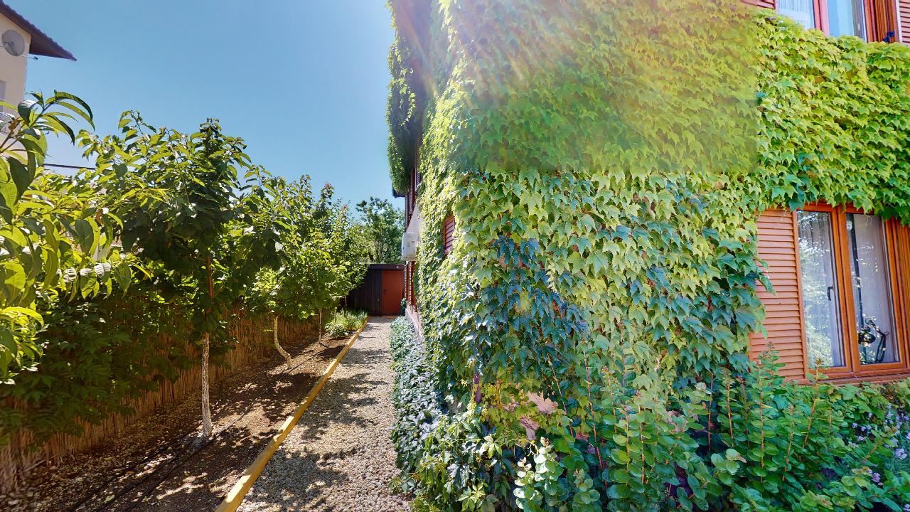 Třípatrový dům s bazénem a panoramatickým výhledem – jen 3 km od Sunny Beach