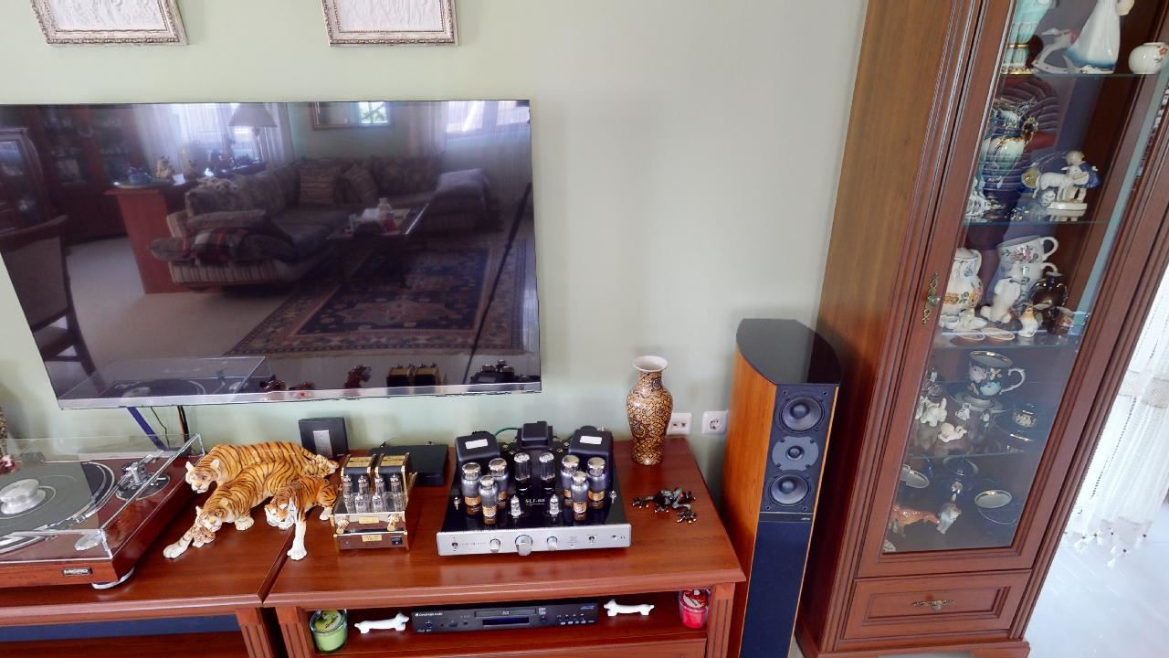 Třípatrový dům s bazénem a panoramatickým výhledem – jen 3 km od Sunny Beach