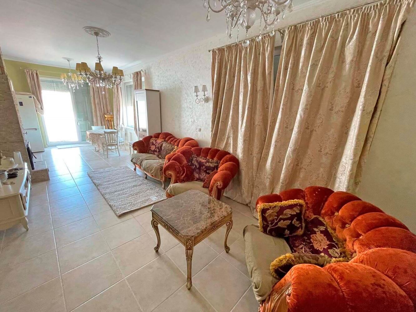 Luxusní dům s bazénem a panoramatickými výhledy v Košarici – pouhých 5 minut od Slunečného pobřeží
