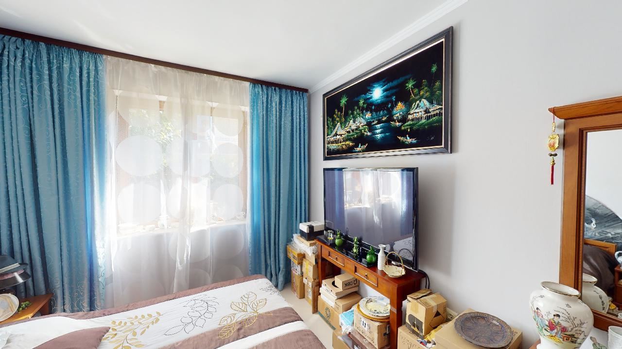 Třípatrový dům s bazénem a panoramatickým výhledem – jen 3 km od Sunny Beach