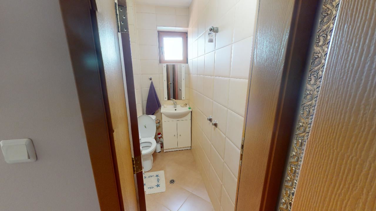 Třípatrový dům s bazénem a panoramatickým výhledem – jen 3 km od Sunny Beach