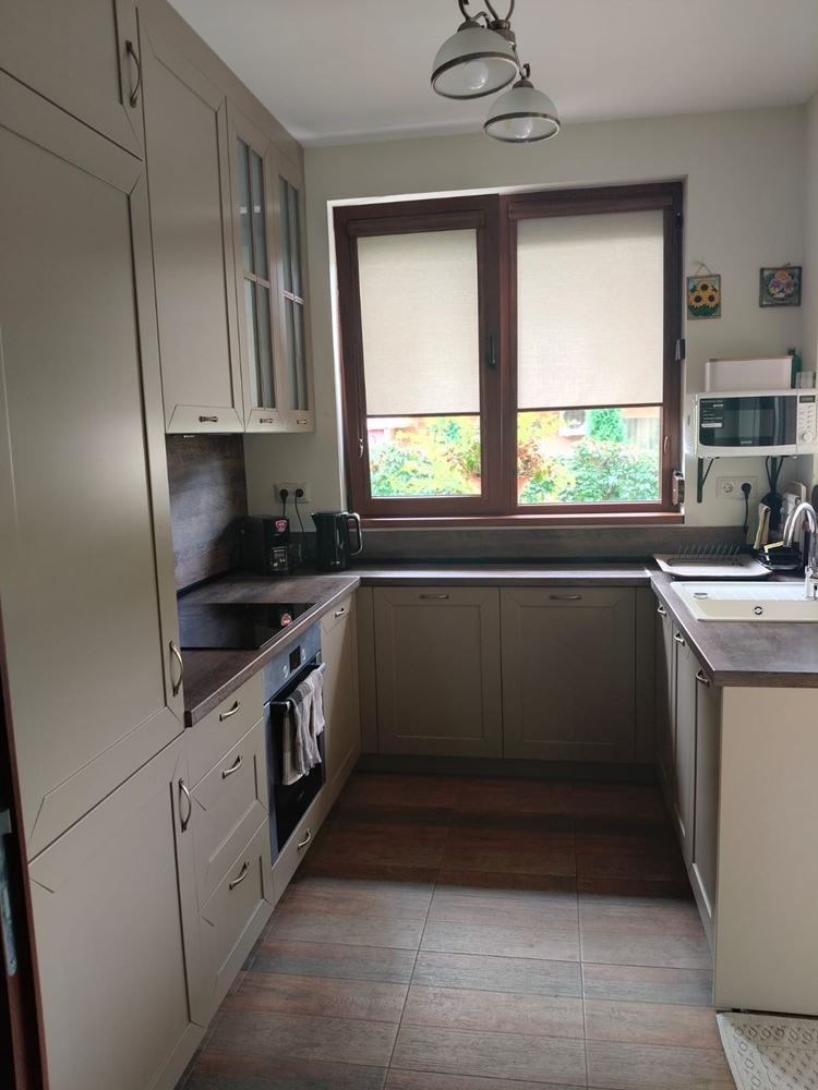 Prostorný třípodlažní rodinný dům v centru Ravdy – komfort, prestiž a plná samostatnost