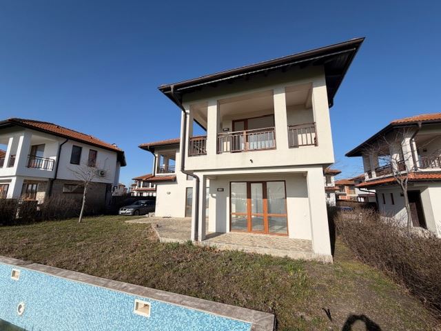 Luxusní dvoupatrový dům s výhledem na moře v Aheloy