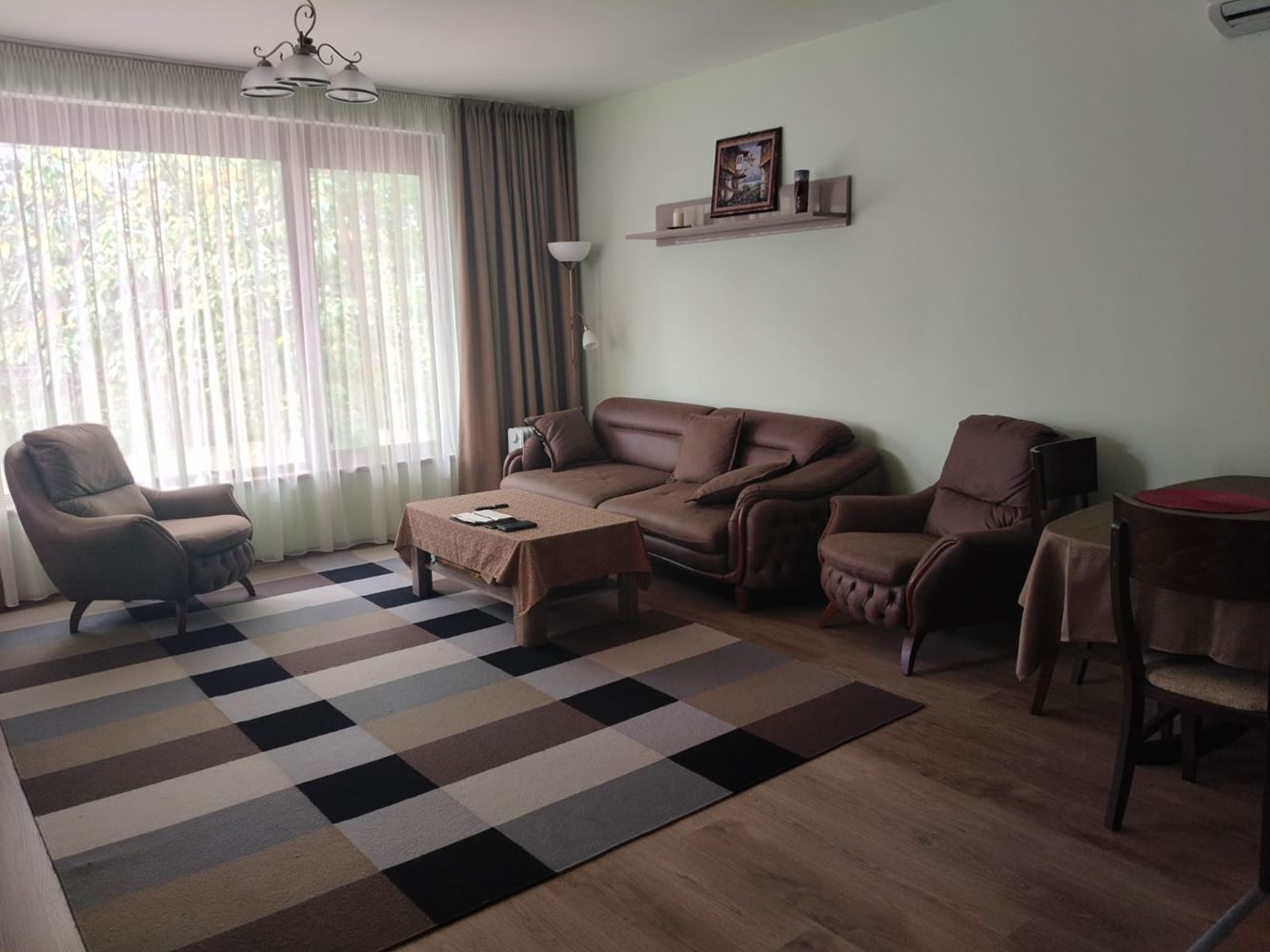 Prostorný třípodlažní rodinný dům v centru Ravdy – komfort, prestiž a plná samostatnost